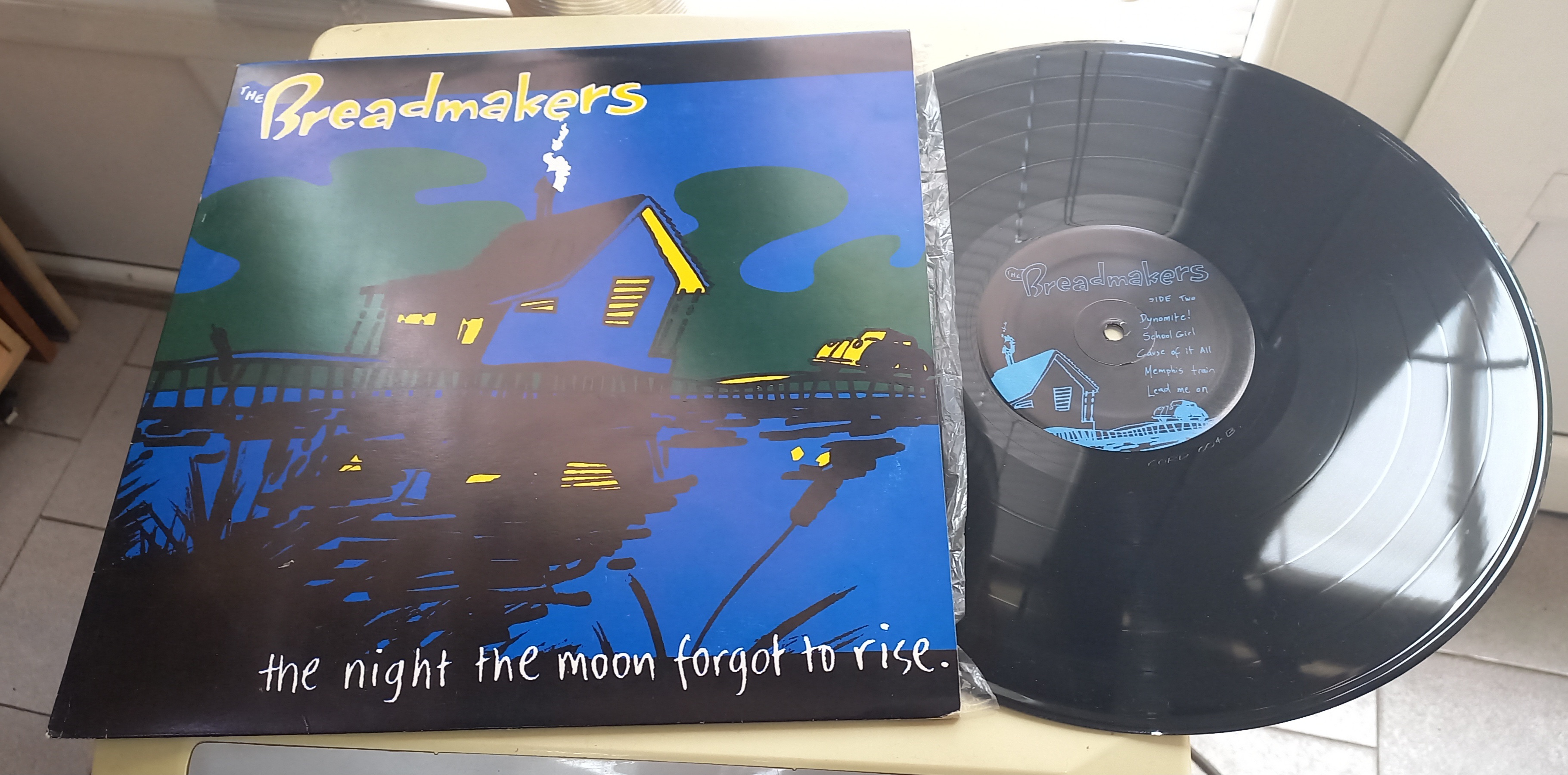 The Breadmakers – The Night The Moon Forgot To Rise