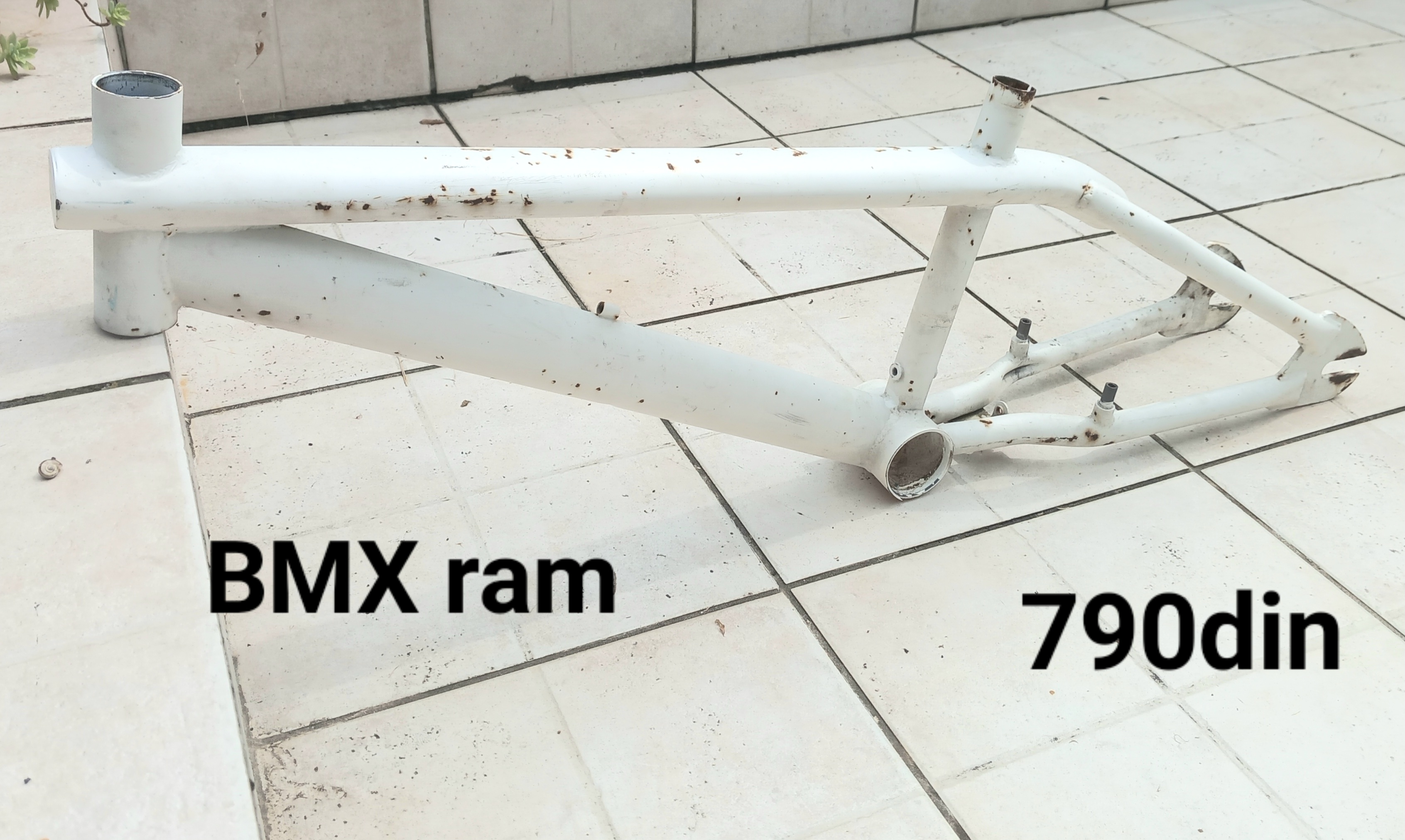 BMX - beli ram za bicikl