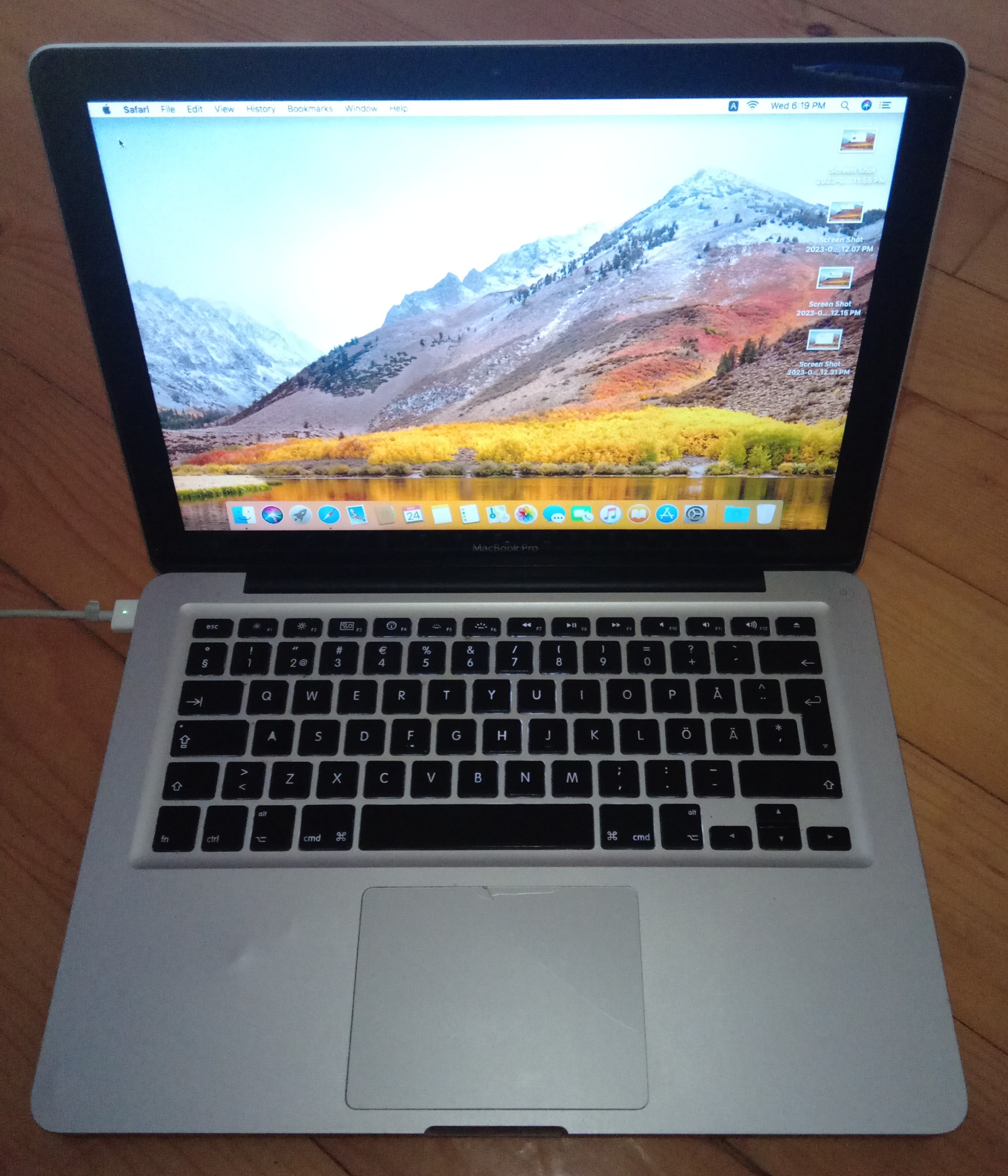 MacBook Pro, 13inch, Mid2010/C2D/4gb ddr3/250gb hdd