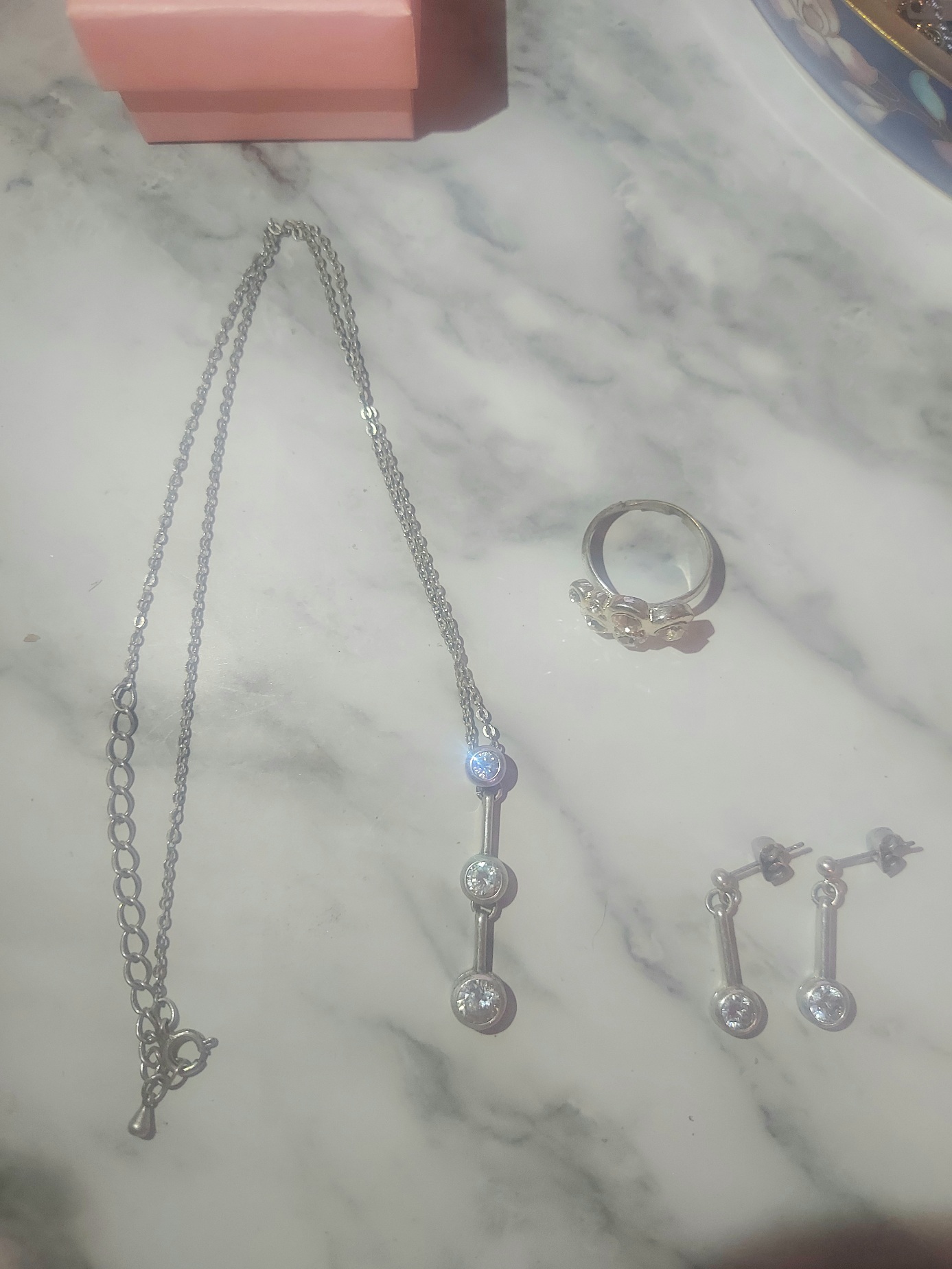 Set ogrlica i mindjuse Lucia, prsten poklon