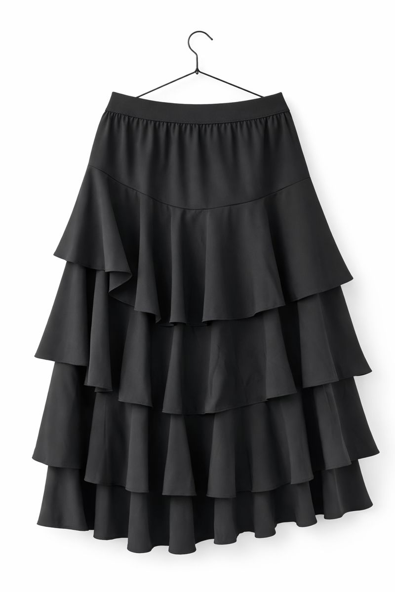 Elegantna crna slojevita suknja