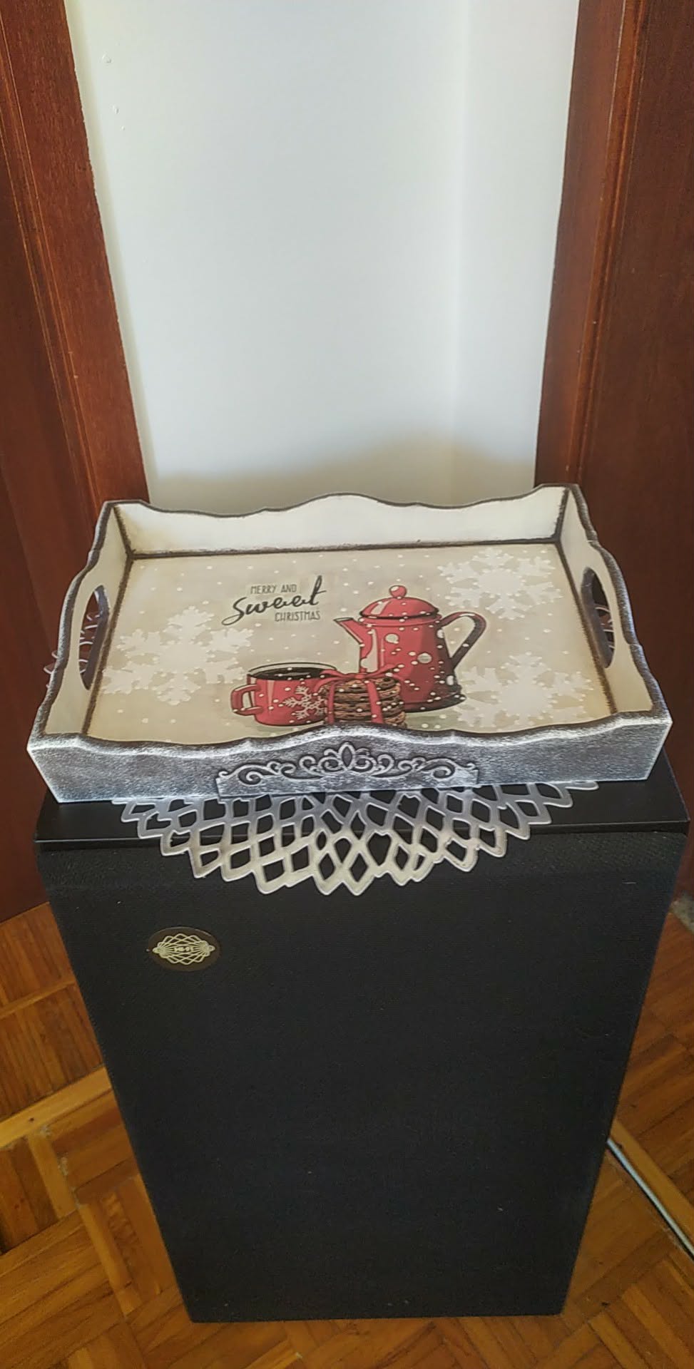 Dekupaž poslužavnik